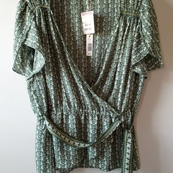 'MAX STUDIO' NWT Abstract Tulip Sleeve Top XL - Picture 1 of 12